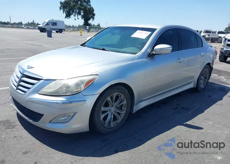 2012 Hyundai Genesis 3.8 z USA, uszkodzony, nr VIN KMHGC4DD3CU196678